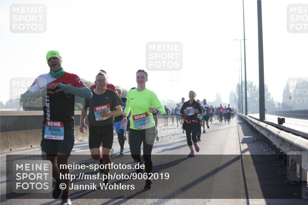 03.10.2025 - Köhlbrandbrückenlauf Jannik Wohlers http://msf.ph/oto/9062019 03.10.2025 09:15:17 Position 3 3053, 1110 meine-sportfotos.de
