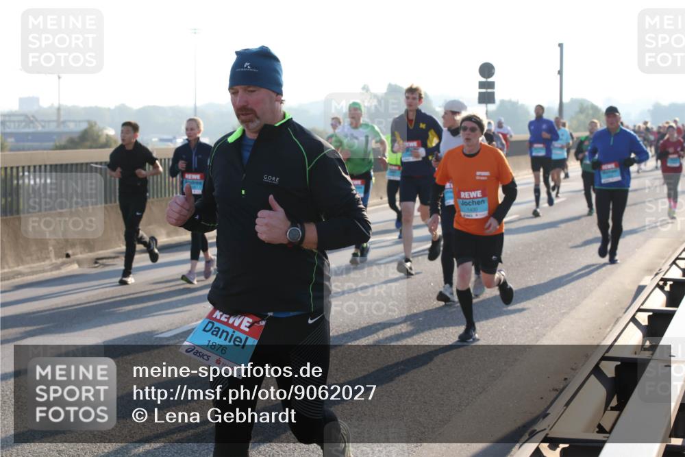 03.10.2025 - Köhlbrandbrückenlauf Lena Gebhardt http://msf.ph/oto/9062027 03.10.2025 09:20:04 Position 1 1876, 1430 meine-sportfotos.de