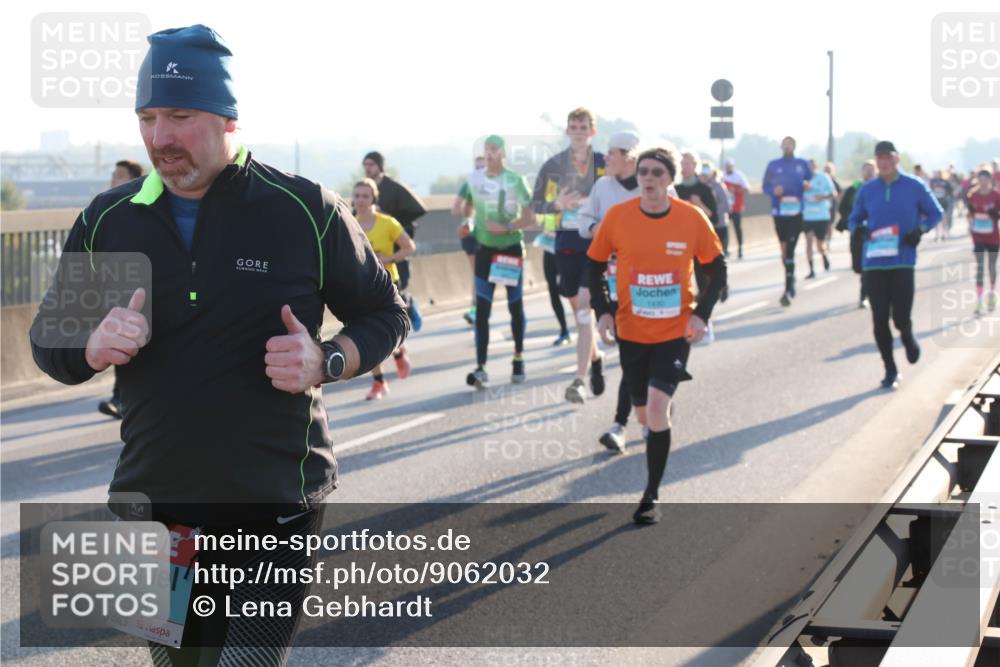 03.10.2025 - Köhlbrandbrückenlauf Lena Gebhardt http://msf.ph/oto/9062032 03.10.2025 09:20:05 Position 1 1876 meine-sportfotos.de