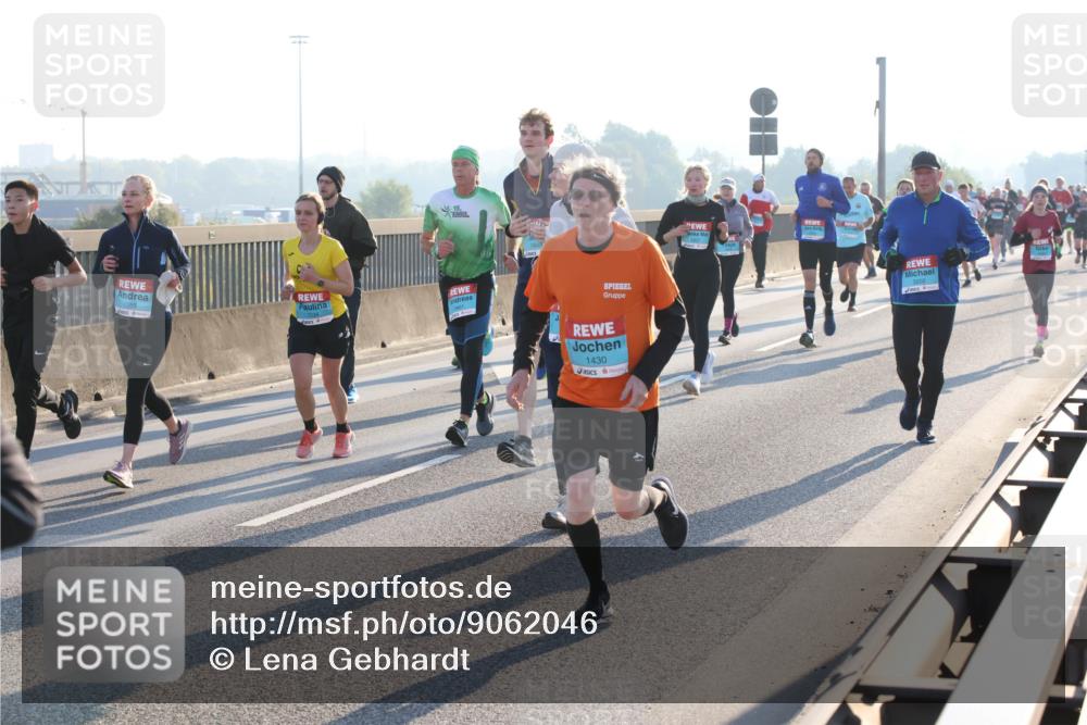 03.10.2025 - Köhlbrandbrückenlauf Lena Gebhardt http://msf.ph/oto/9062046 03.10.2025 09:20:05 Position 1 1555, 3461, 1430 meine-sportfotos.de