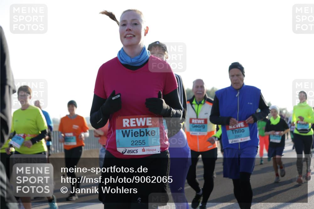 03.10.2025 - Köhlbrandbrückenlauf Jannik Wohlers http://msf.ph/oto/9062065 03.10.2025 09:23:25 Position 3 2255, 2067 meine-sportfotos.de