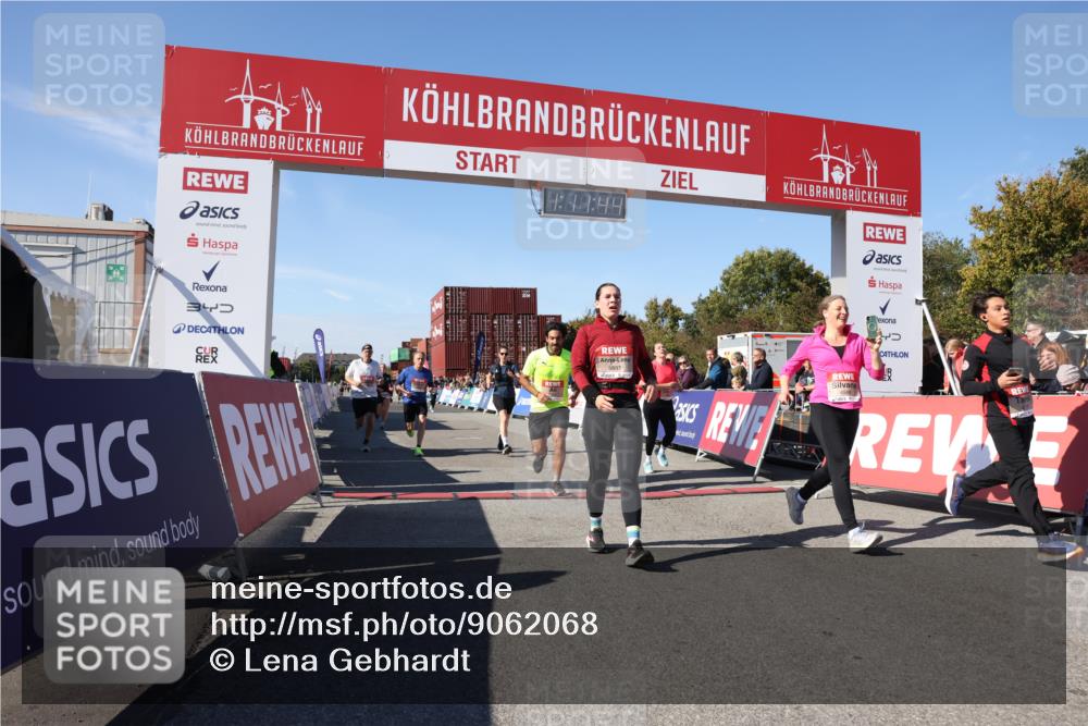 03.10.2025 - Köhlbrandbrückenlauf Lena Gebhardt http://msf.ph/oto/9062068 03.10.2025 13:11:44 Ziel 4158, 4178, 4353, 4354, 4469, 4538, 4568, 4617, 4736, 4777, 4782, 4799, 4845, 5097, 5866, 5869, 5937, 6217, 6218, 6517, 6622, 6689 meine-sportfotos.de
