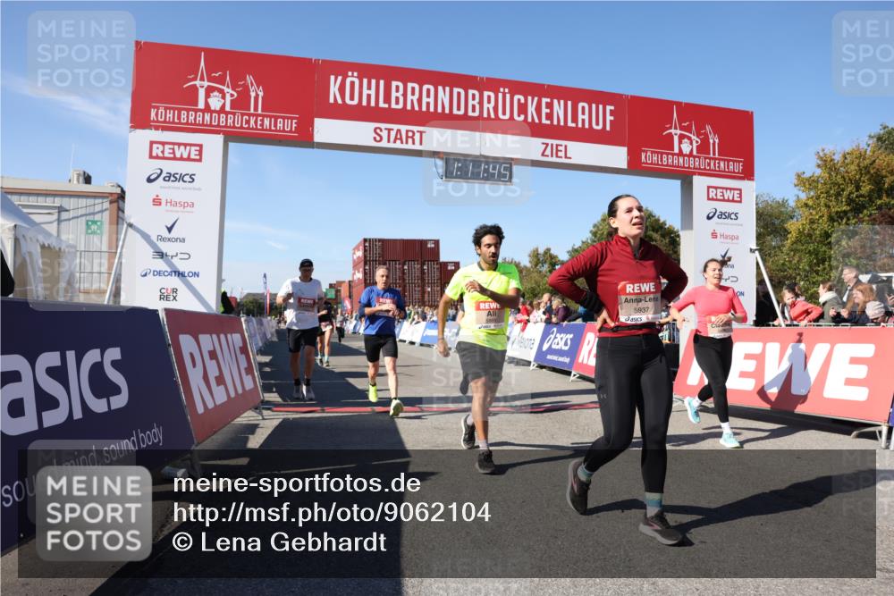 03.10.2025 - Köhlbrandbrückenlauf Lena Gebhardt http://msf.ph/oto/9062104 03.10.2025 13:11:45 Ziel 4158, 4178, 4353, 4354, 4469, 4538, 4568, 4617, 4736, 4777, 4782, 4799, 4845, 5097, 5866, 5869, 5937, 6033, 6048, 6049, 6217, 6218, 6517, 6622, 6689 meine-sportfotos.de