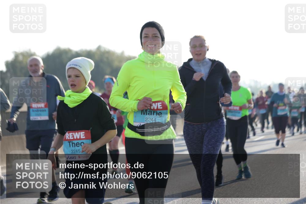 03.10.2025 - Köhlbrandbrückenlauf Jannik Wohlers http://msf.ph/oto/9062105 03.10.2025 09:23:27 Position 3 2245, 2244 meine-sportfotos.de