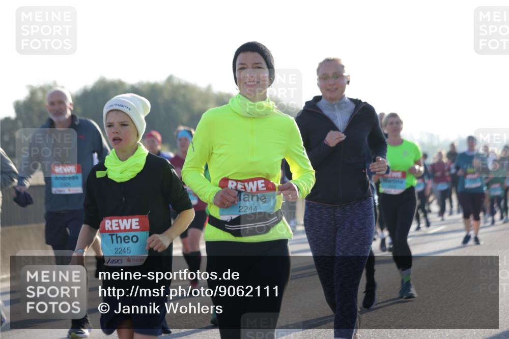 03.10.2025 - Köhlbrandbrückenlauf Jannik Wohlers http://msf.ph/oto/9062111 03.10.2025 09:23:27 Position 3 2245, 2244 meine-sportfotos.de