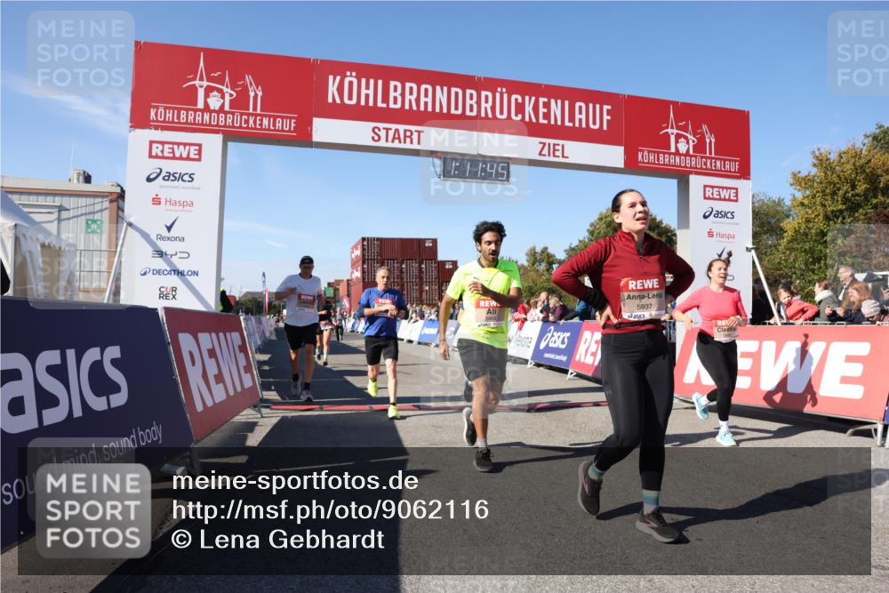 03.10.2025 - Köhlbrandbrückenlauf Lena Gebhardt http://msf.ph/oto/9062116 03.10.2025 13:11:45 Ziel 4158, 4178, 4353, 4354, 4469, 4538, 4568, 4617, 4736, 4777, 4782, 4799, 4845, 5097, 5866, 5869, 5937, 6033, 6048, 6049, 6217, 6218, 6517, 6622, 6689 meine-sportfotos.de