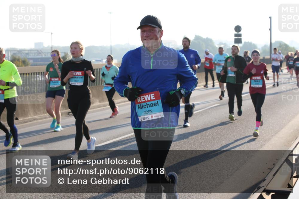 03.10.2025 - Köhlbrandbrückenlauf Lena Gebhardt http://msf.ph/oto/9062118 03.10.2025 09:20:08 Position 1 1407, 3202 meine-sportfotos.de