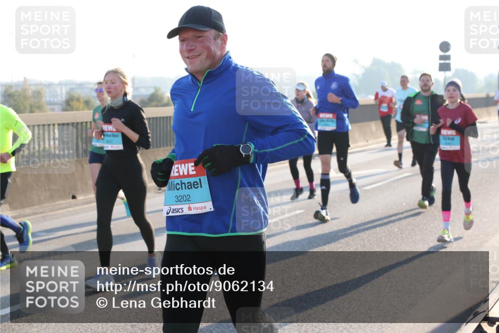 03.10.2025 - Köhlbrandbrückenlauf Lena Gebhardt http://msf.ph/oto/9062134 03.10.2025 09:20:08 Position 1 1407, 3202 meine-sportfotos.de
