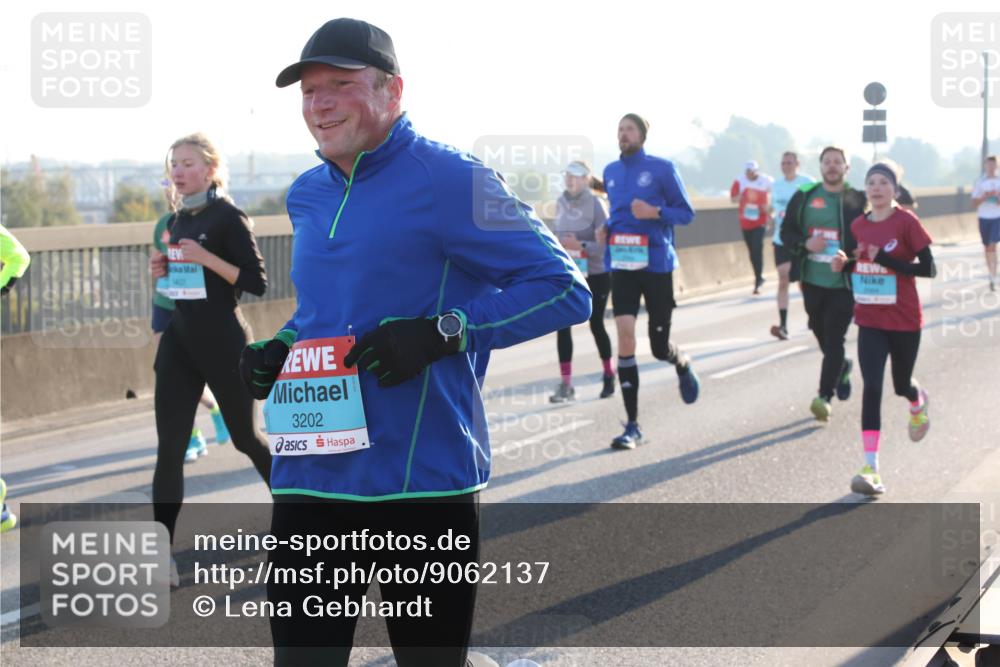 03.10.2025 - Köhlbrandbrückenlauf Lena Gebhardt http://msf.ph/oto/9062137 03.10.2025 09:20:08 Position 1 3202 meine-sportfotos.de