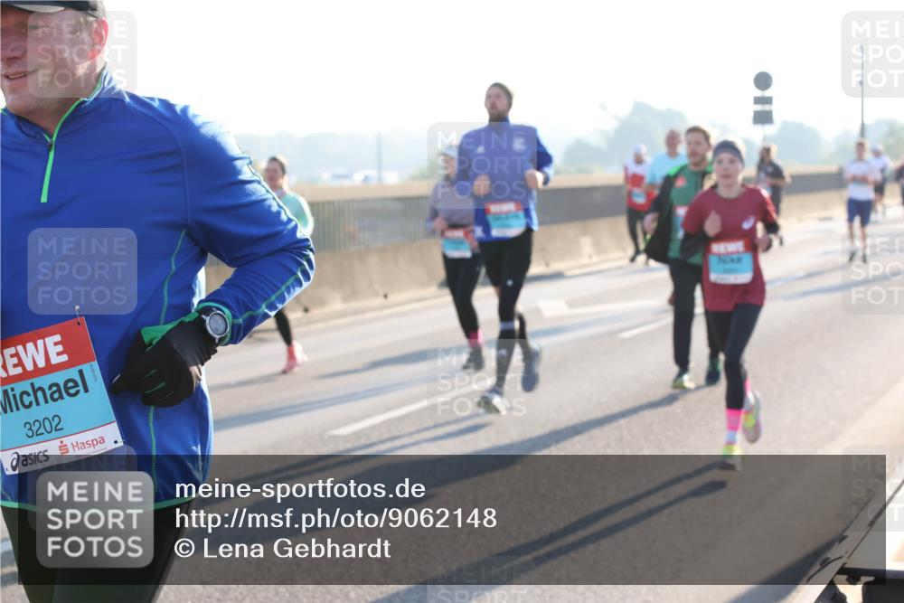 03.10.2025 - Köhlbrandbrückenlauf Lena Gebhardt http://msf.ph/oto/9062148 03.10.2025 09:20:09 Position 1 3202 meine-sportfotos.de