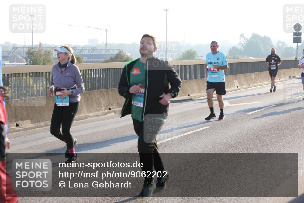 03.10.2025 - Köhlbrandbrückenlauf Lena Gebhardt http://msf.ph/oto/9062202 03.10.2025 09:20:10 Position 1 1568, 1534 meine-sportfotos.de