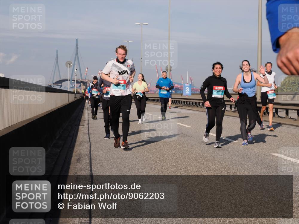 03.10.2025 - Köhlbrandbrückenlauf Fabian Wolf http://msf.ph/oto/9062203 03.10.2025 10:06:07 Position 3 1996, 1940 meine-sportfotos.de