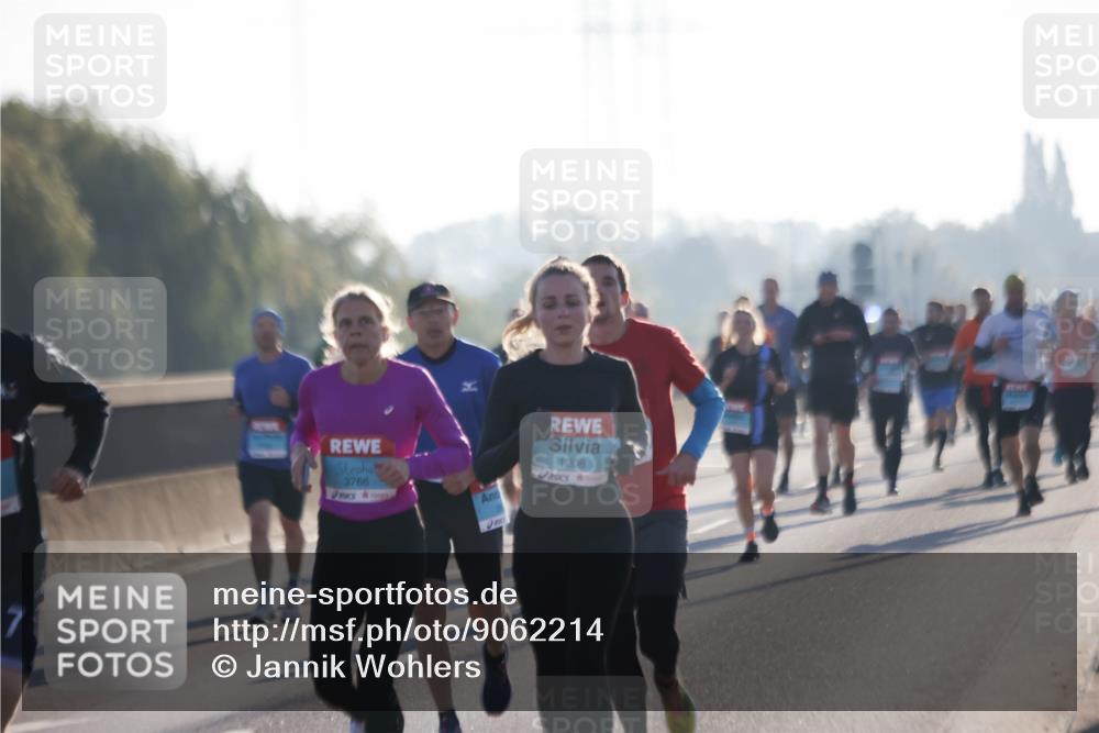 03.10.2025 - Köhlbrandbrückenlauf Jannik Wohlers http://msf.ph/oto/9062214 03.10.2025 09:15:30 Position 3 3766, 8910, 1208 meine-sportfotos.de