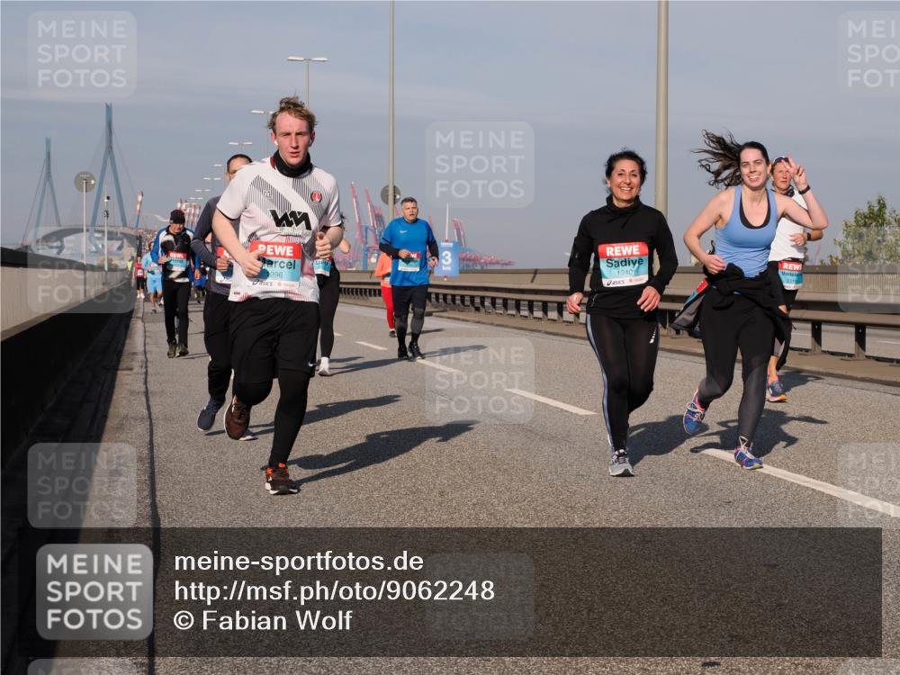 03.10.2025 - Köhlbrandbrückenlauf Fabian Wolf http://msf.ph/oto/9062248 03.10.2025 10:06:08 Position 3 996, 1940 meine-sportfotos.de
