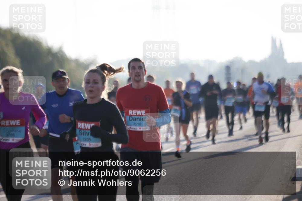 03.10.2025 - Köhlbrandbrückenlauf Jannik Wohlers http://msf.ph/oto/9062256 03.10.2025 09:15:32 Position 3 3766, 1208, 3518 meine-sportfotos.de