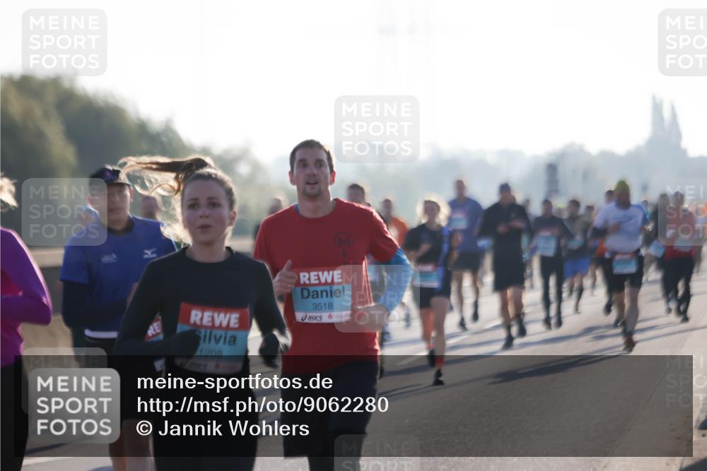 03.10.2025 - Köhlbrandbrückenlauf Jannik Wohlers http://msf.ph/oto/9062280 03.10.2025 09:15:32 Position 3 1208, 3518 meine-sportfotos.de