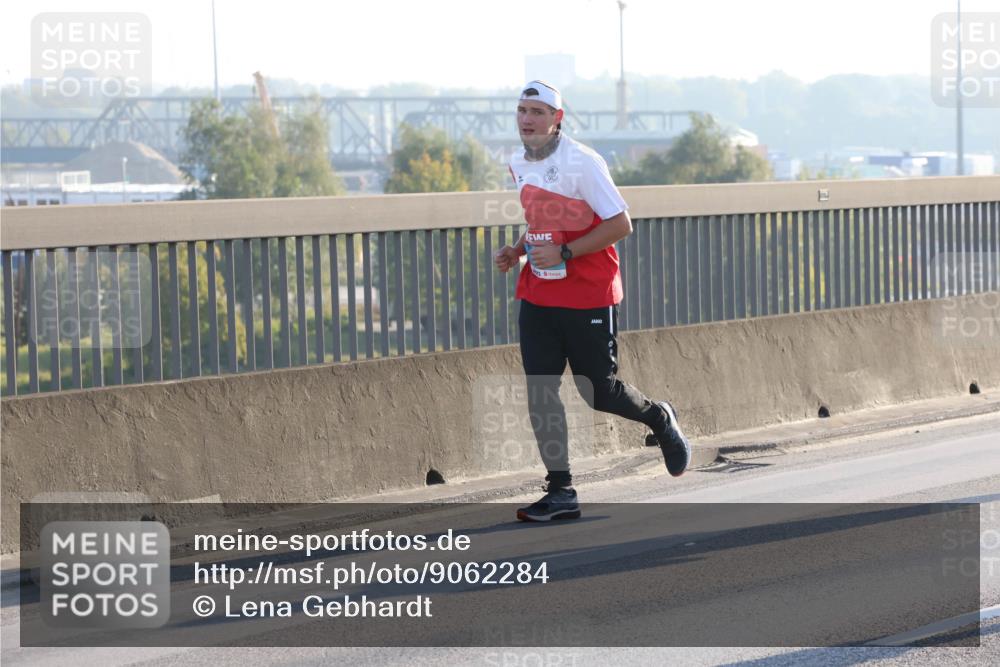 03.10.2025 - Köhlbrandbrückenlauf Lena Gebhardt http://msf.ph/oto/9062284 03.10.2025 09:20:14 Position 1  meine-sportfotos.de