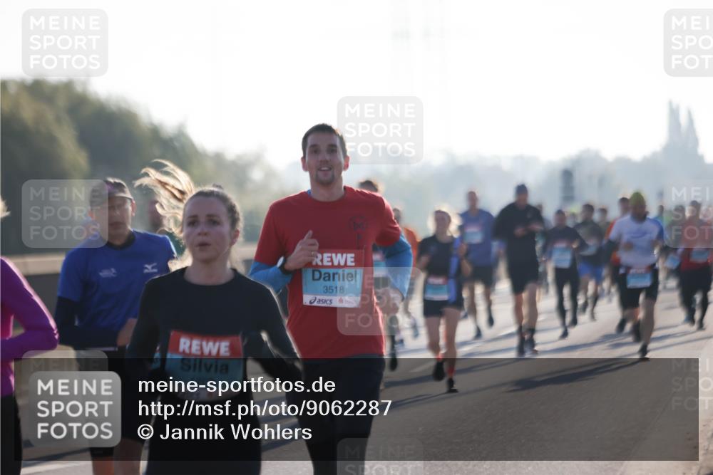 03.10.2025 - Köhlbrandbrückenlauf Jannik Wohlers http://msf.ph/oto/9062287 03.10.2025 09:15:32 Position 3 1208, 3518 meine-sportfotos.de