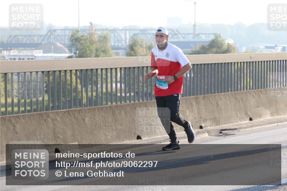 03.10.2025 - Köhlbrandbrückenlauf Lena Gebhardt http://msf.ph/oto/9062297 03.10.2025 09:20:14 Position 1 3615 meine-sportfotos.de