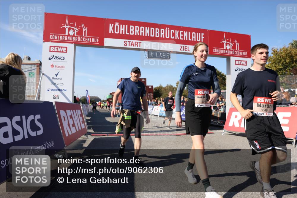 03.10.2025 - Köhlbrandbrückenlauf Lena Gebhardt http://msf.ph/oto/9062306 03.10.2025 13:11:54 Ziel 4100, 4101, 4178, 4353, 4354, 4469, 4685, 5097, 5396, 5426, 5910, 5911, 6033, 6048, 6049, 6622, 6763, 6796 meine-sportfotos.de