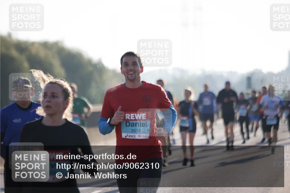 03.10.2025 - Köhlbrandbrückenlauf Jannik Wohlers http://msf.ph/oto/9062310 03.10.2025 09:15:33 Position 3 1208, 3518 meine-sportfotos.de