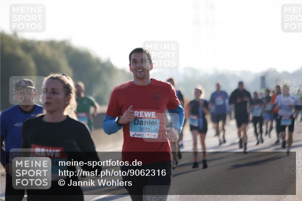 03.10.2025 - Köhlbrandbrückenlauf Jannik Wohlers http://msf.ph/oto/9062316 03.10.2025 09:15:33 Position 3 1208, 3518 meine-sportfotos.de