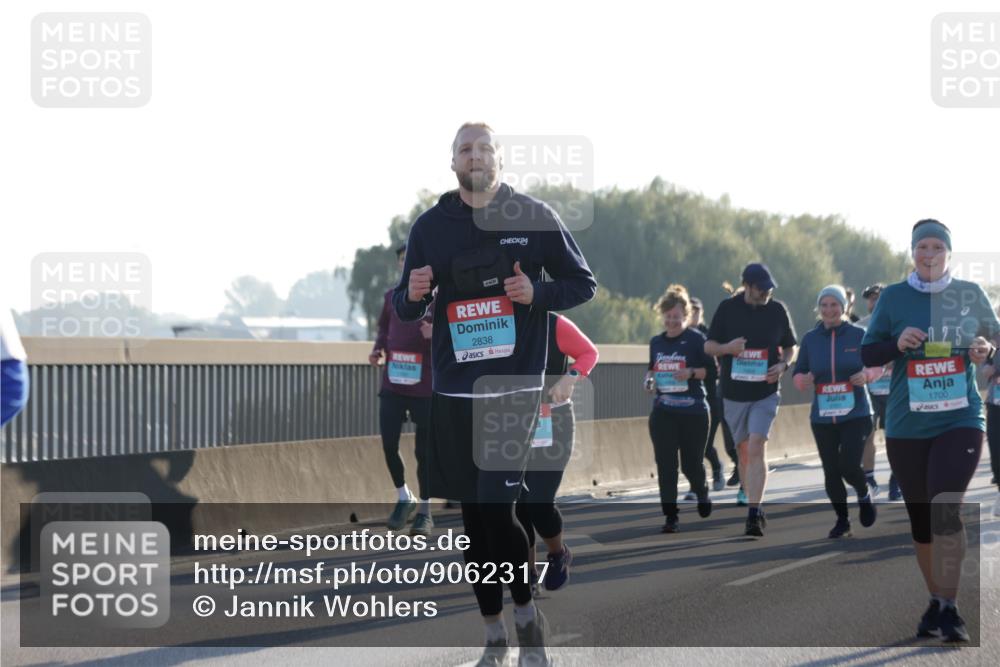 03.10.2025 - Köhlbrandbrückenlauf Jannik Wohlers http://msf.ph/oto/9062317 03.10.2025 09:23:33 Position 3 2838, 025, 1700 meine-sportfotos.de