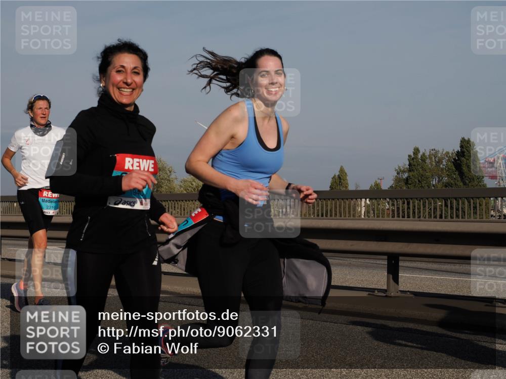 03.10.2025 - Köhlbrandbrückenlauf Fabian Wolf http://msf.ph/oto/9062331 03.10.2025 10:06:10 Position 3 2319 meine-sportfotos.de