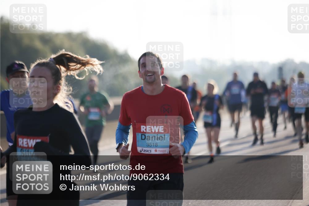 03.10.2025 - Köhlbrandbrückenlauf Jannik Wohlers http://msf.ph/oto/9062334 03.10.2025 09:15:33 Position 3 80, 1208, 3518 meine-sportfotos.de