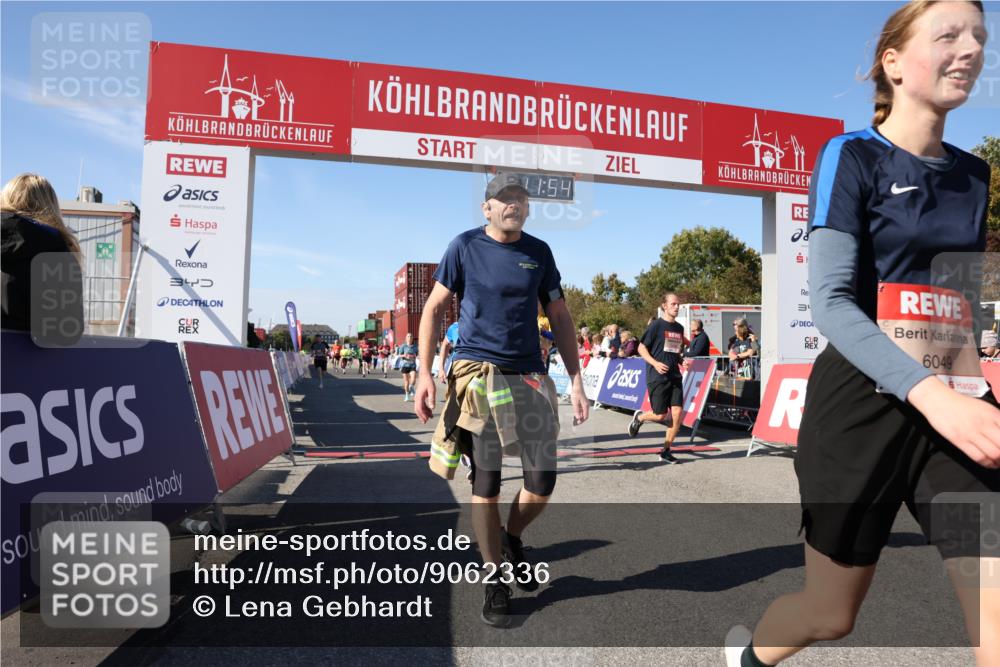 03.10.2025 - Köhlbrandbrückenlauf Lena Gebhardt http://msf.ph/oto/9062336 03.10.2025 13:11:54 Ziel 4100, 4101, 4178, 4353, 4354, 4469, 4685, 5097, 5396, 5426, 5910, 5911, 6033, 6048, 6049, 6622, 6763, 6796 meine-sportfotos.de