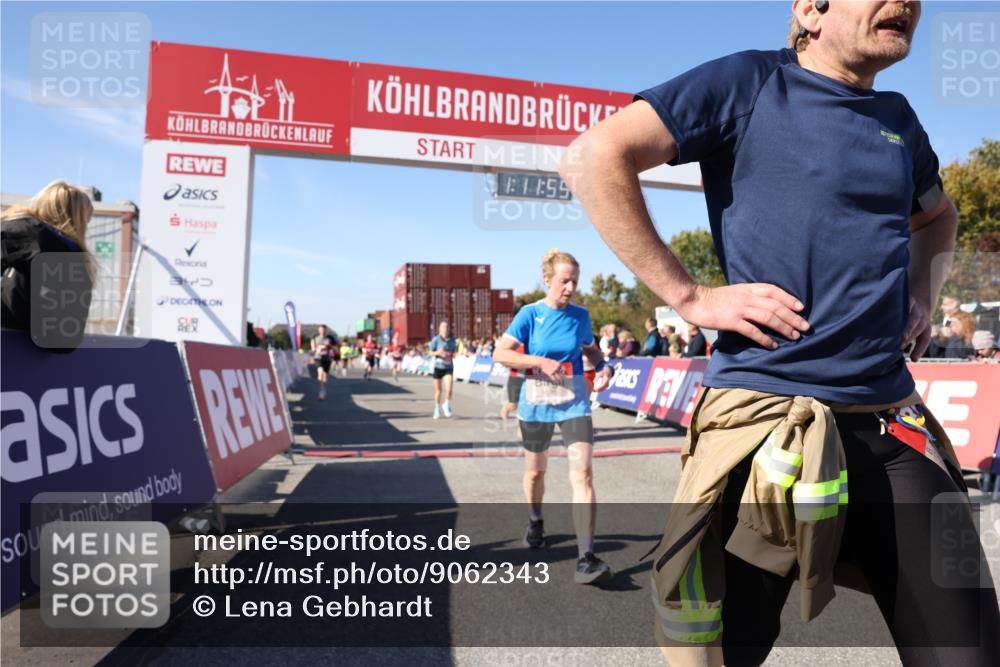 03.10.2025 - Köhlbrandbrückenlauf Lena Gebhardt http://msf.ph/oto/9062343 03.10.2025 13:11:56 Ziel 4100, 4101, 4469, 4685, 5097, 5396, 5426, 5910, 5911, 6033, 6048, 6049, 6622, 6763, 6796 meine-sportfotos.de