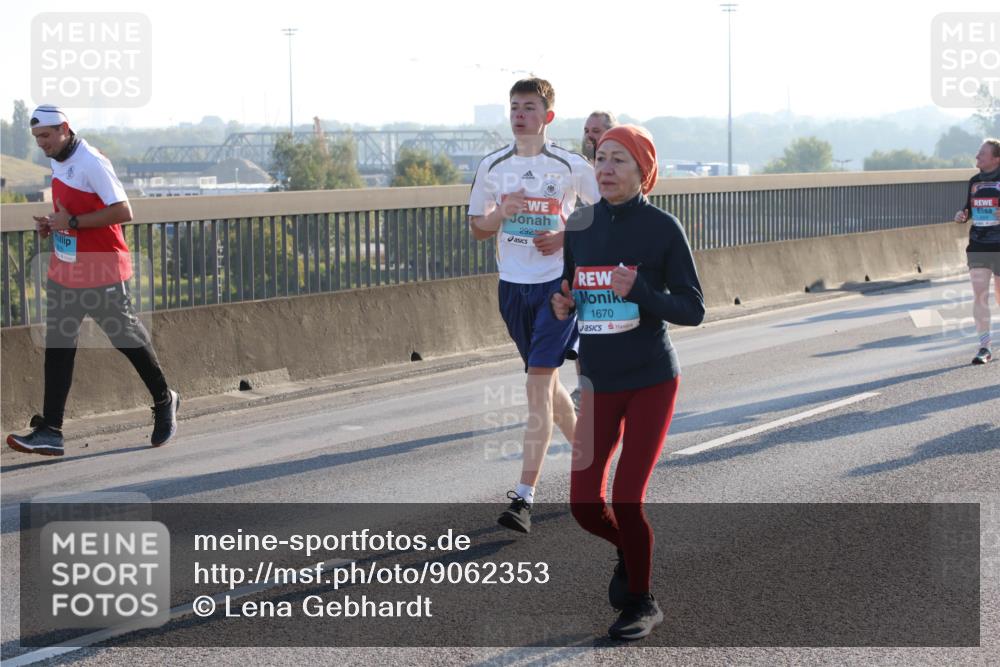 03.10.2025 - Köhlbrandbrückenlauf Lena Gebhardt http://msf.ph/oto/9062353 03.10.2025 09:20:15 Position 1 292, 1670 meine-sportfotos.de