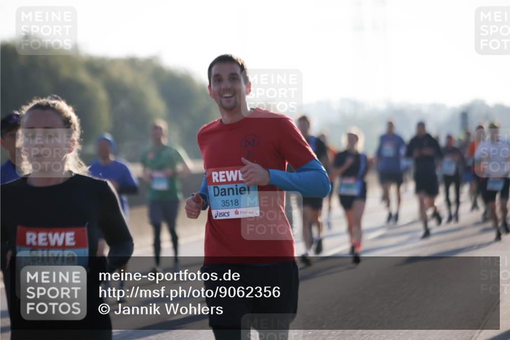 03.10.2025 - Köhlbrandbrückenlauf Jannik Wohlers http://msf.ph/oto/9062356 03.10.2025 09:15:33 Position 3 80, 1208, 3518 meine-sportfotos.de