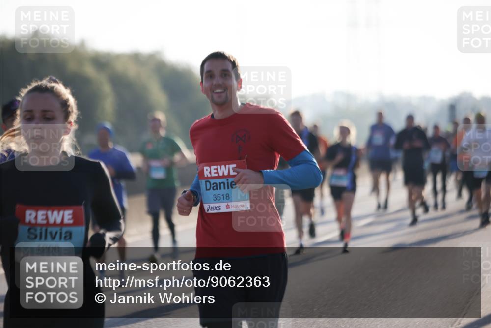 03.10.2025 - Köhlbrandbrückenlauf Jannik Wohlers http://msf.ph/oto/9062363 03.10.2025 09:15:33 Position 3 80, 1208, 3518 meine-sportfotos.de