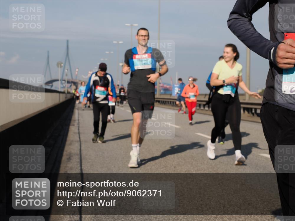 03.10.2025 - Köhlbrandbrückenlauf Fabian Wolf http://msf.ph/oto/9062371 03.10.2025 10:06:12 Position 3  meine-sportfotos.de