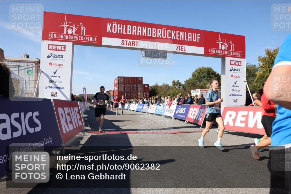 03.10.2025 - Köhlbrandbrückenlauf Lena Gebhardt http://msf.ph/oto/9062382 03.10.2025 13:11:58 Ziel 4100, 4101, 4469, 4685, 5097, 5396, 5426, 5856, 5910, 5911, 5927, 6033, 6048, 6049, 6184, 6763, 6796 meine-sportfotos.de
