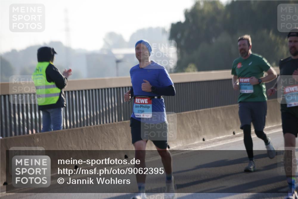 03.10.2025 - Köhlbrandbrückenlauf Jannik Wohlers http://msf.ph/oto/9062395 03.10.2025 09:15:36 Position 3 2798, 1105, 088 meine-sportfotos.de