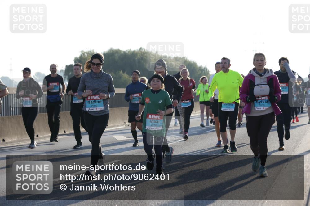 03.10.2025 - Köhlbrandbrückenlauf Jannik Wohlers http://msf.ph/oto/9062401 03.10.2025 09:23:38 Position 3 2899, 2898, 2362, 2058 meine-sportfotos.de