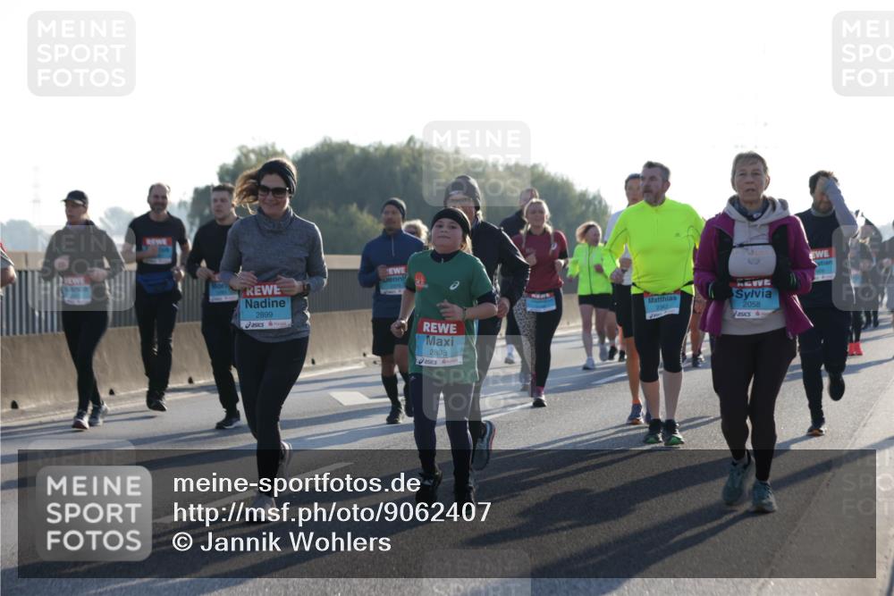 03.10.2025 - Köhlbrandbrückenlauf Jannik Wohlers http://msf.ph/oto/9062407 03.10.2025 09:23:38 Position 3 2899, 2898, 2362, 2058 meine-sportfotos.de