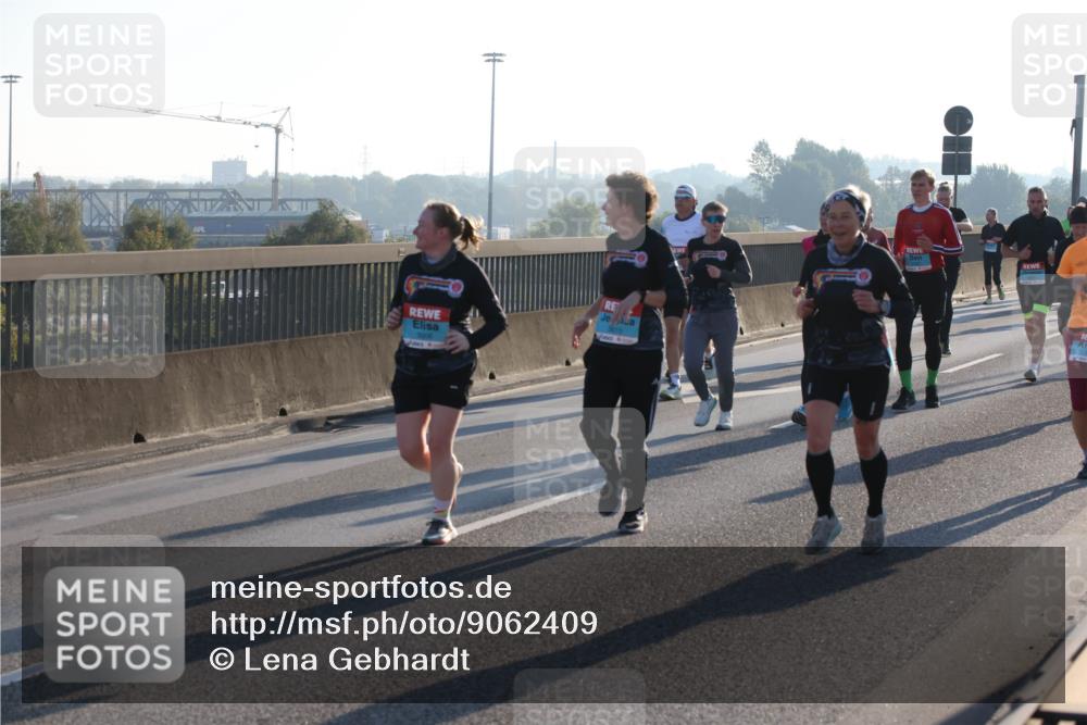 03.10.2025 - Köhlbrandbrückenlauf Lena Gebhardt http://msf.ph/oto/9062409 03.10.2025 09:20:17 Position 1  meine-sportfotos.de