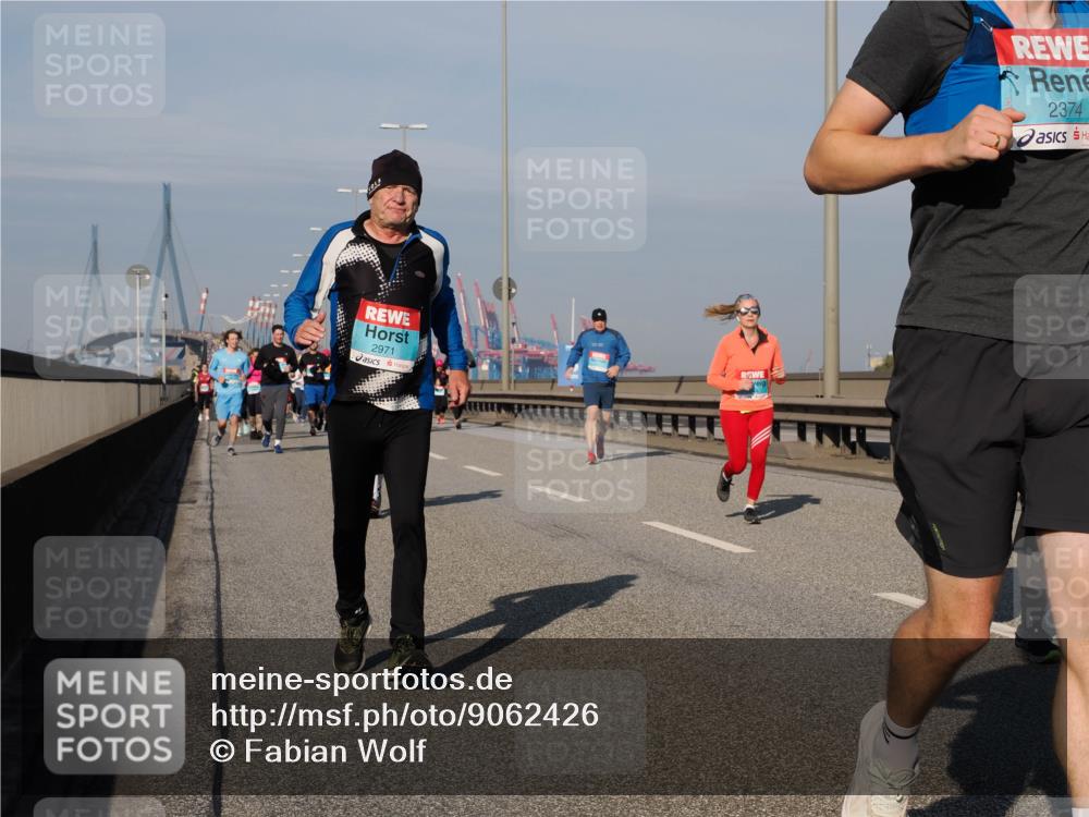 03.10.2025 - Köhlbrandbrückenlauf Fabian Wolf http://msf.ph/oto/9062426 03.10.2025 10:06:14 Position 3 2971, 2374 meine-sportfotos.de