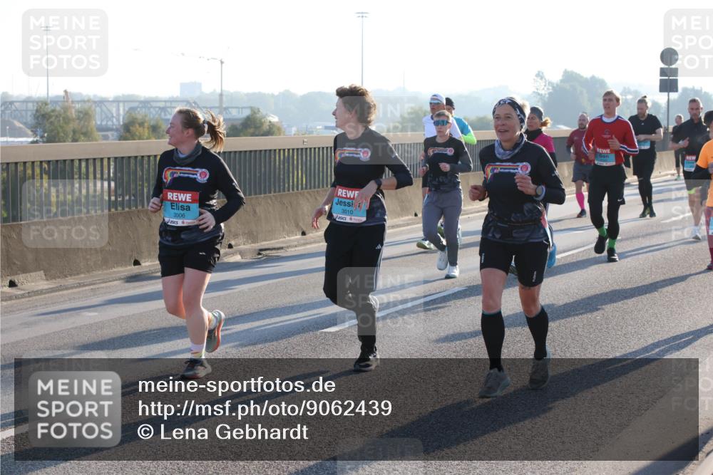 03.10.2025 - Köhlbrandbrückenlauf Lena Gebhardt http://msf.ph/oto/9062439 03.10.2025 09:20:18 Position 1 3006, 3010 meine-sportfotos.de
