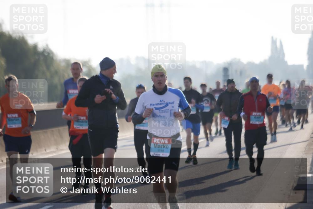 03.10.2025 - Köhlbrandbrückenlauf Jannik Wohlers http://msf.ph/oto/9062441 03.10.2025 09:15:38 Position 3 41, 1116 meine-sportfotos.de
