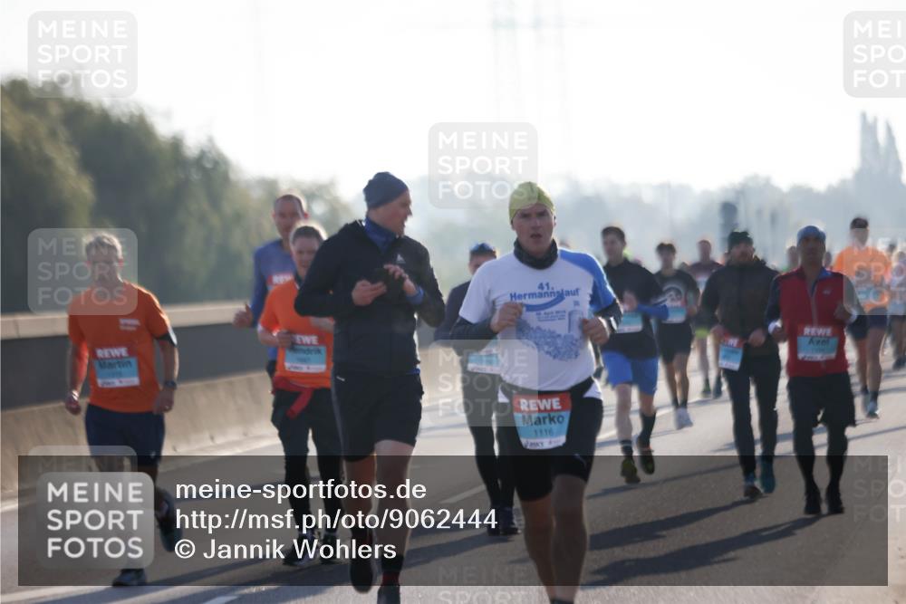 03.10.2025 - Köhlbrandbrückenlauf Jannik Wohlers http://msf.ph/oto/9062444 03.10.2025 09:15:38 Position 3 41, 1116 meine-sportfotos.de