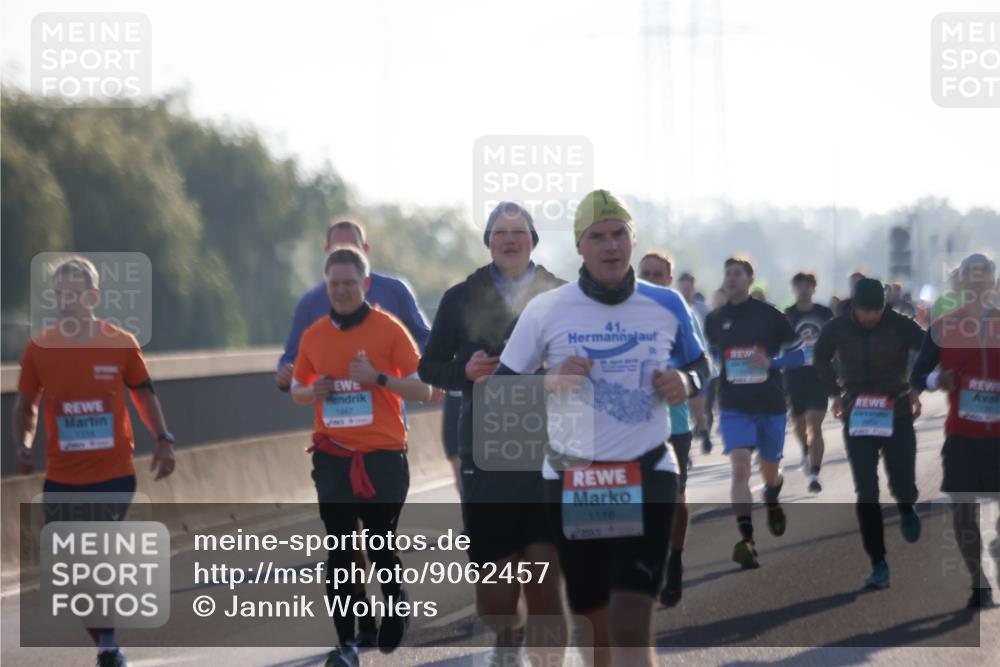 03.10.2025 - Köhlbrandbrückenlauf Jannik Wohlers http://msf.ph/oto/9062457 03.10.2025 09:15:39 Position 3 1447, 41, 1116 meine-sportfotos.de
