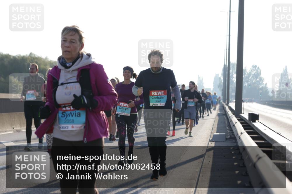 03.10.2025 - Köhlbrandbrückenlauf Jannik Wohlers http://msf.ph/oto/9062458 03.10.2025 09:23:40 Position 3 2058, 1001, 3669 meine-sportfotos.de