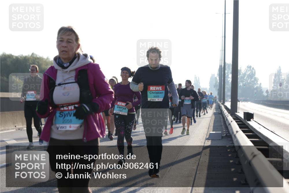 03.10.2025 - Köhlbrandbrückenlauf Jannik Wohlers http://msf.ph/oto/9062461 03.10.2025 09:23:40 Position 3 2058, 1001, 3669 meine-sportfotos.de