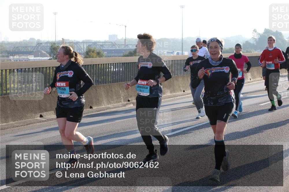 03.10.2025 - Köhlbrandbrückenlauf Lena Gebhardt http://msf.ph/oto/9062462 03.10.2025 09:20:18 Position 1 3006, 3010 meine-sportfotos.de