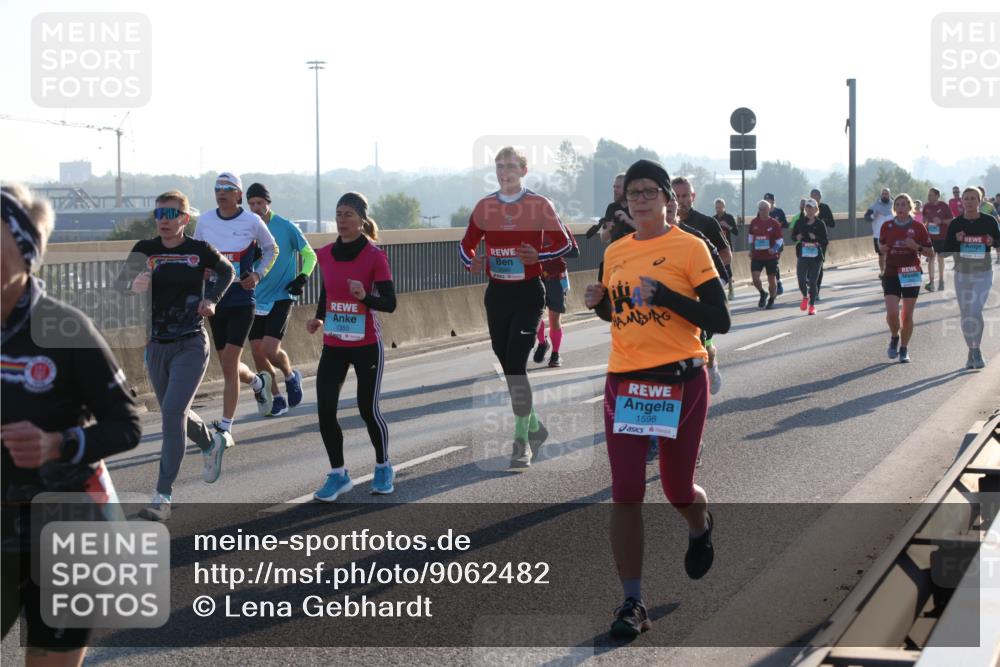 03.10.2025 - Köhlbrandbrückenlauf Lena Gebhardt http://msf.ph/oto/9062482 03.10.2025 09:20:19 Position 1 1355, 1598 meine-sportfotos.de