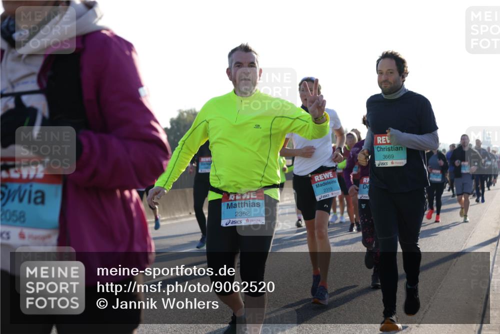 03.10.2025 - Köhlbrandbrückenlauf Jannik Wohlers http://msf.ph/oto/9062520 03.10.2025 09:23:41 Position 3 2058, 2362, 2319, 3669 meine-sportfotos.de